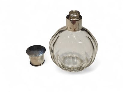 LAGARDE FORTIN (1922 - 1928)
Crystal perfume...