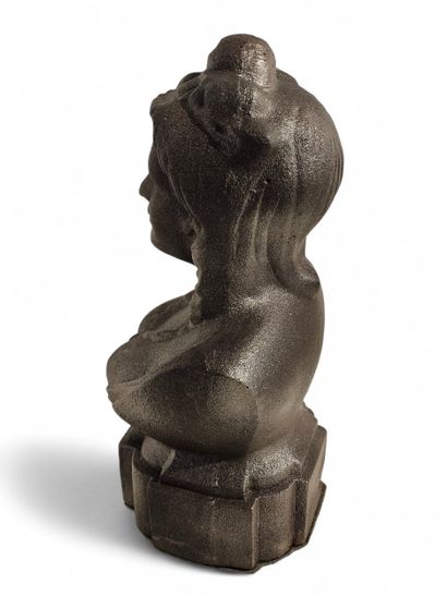 XXth century WORK
Cast-iron statue representing...