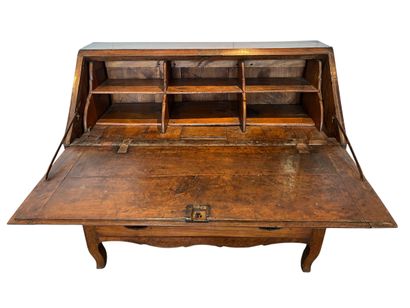 SCRIBAN DESK in natural wood
Opening with...