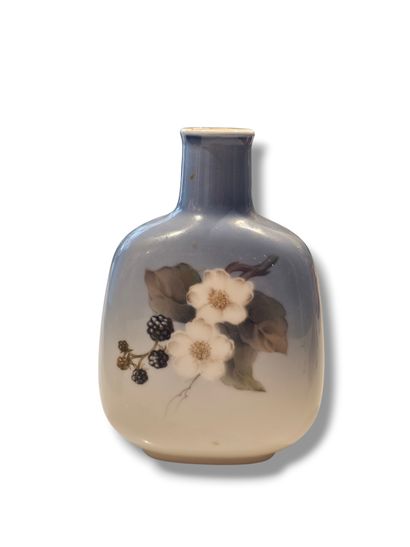 ROYAL COPENHAGEN 20th century 
Enameled porcelain...