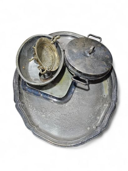 Silver and white metal set
Comprising
Dishes...