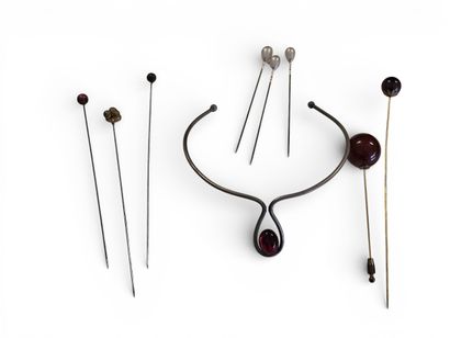 metal, stone and pearl hat eyepiece set
Also...
