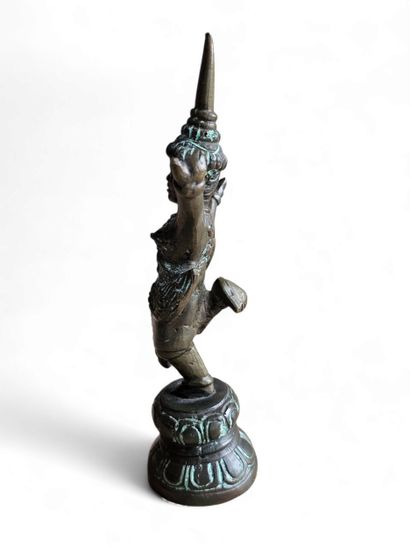 THAILAND
Bronze statuette of a dancer 
Size:...