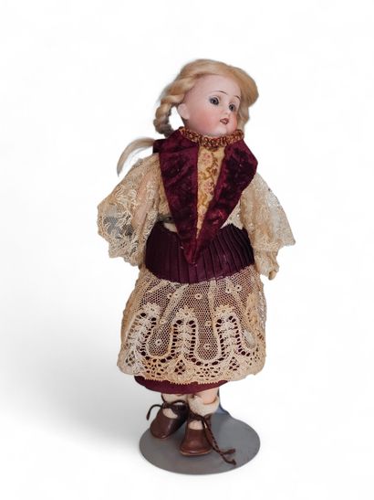 BS 8/0
Bisque doll, blue eyes, open mouth,...