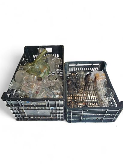 Glassware, crockery and miscellaneous se...