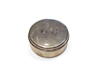 Circular blush box in 800° silver, 