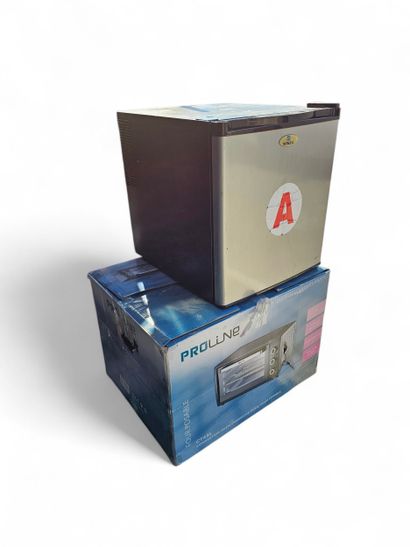 A Proline oven
Minea mini fridge