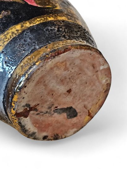 MP After
Ceramic ball vase decorated with...