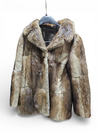 FUR JACKET 
Size 44
We enclose 
A fur bibi
On...