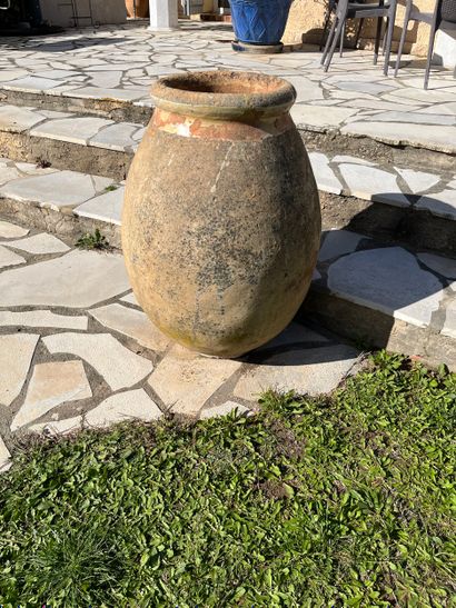 Dans le jardin
Grande jarre provençale en...