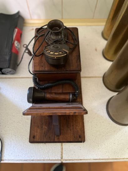 Dans la cuisine
Reproduction d'un téléphone...