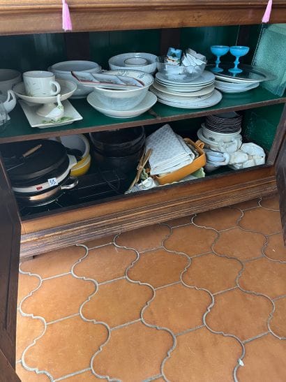 Dans le Buffet, ensemble de la partie basse...