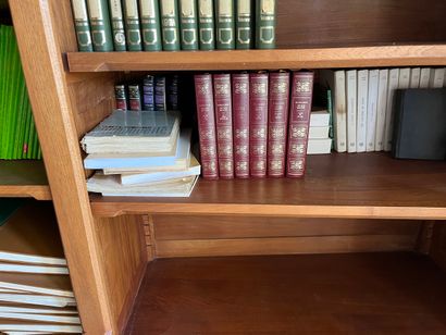Dans la chambre 2
Dans la bibliothèque et...