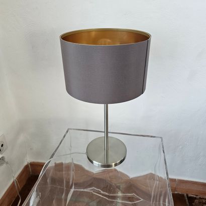 ENSEMBLE DE BIBELOTS DANS LE SALON 
Comprenant
Important...