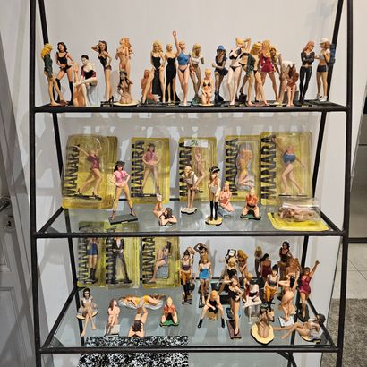 COLLECTION de figurines de femmes tirées...