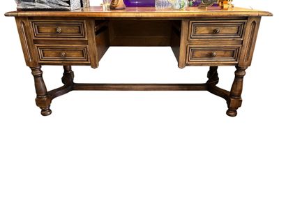 BUREAU PLAT en bois naturel teinté noyer,...