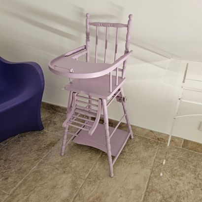 DEUX BUREAUX en plastique transparent 
Dim:...