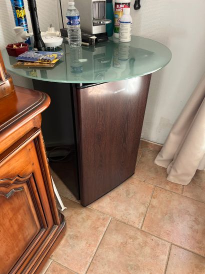 KLARSTEIN
Bar Top
Dim : 82 x 45 x 47cm