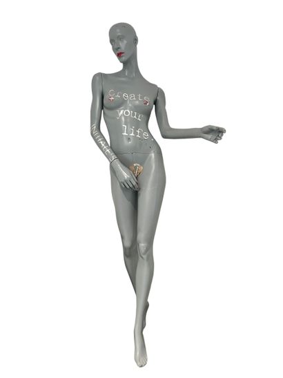 MANNEQUIN de femme pour magasin laqué gris...