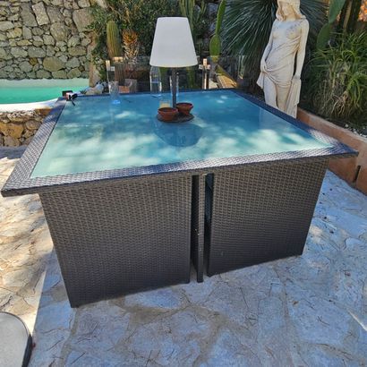 TABLE DE JARDIN carrée en resine tressée...