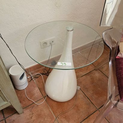 PETITE TABLE D'APPOINT 
Plateau rond en verre,...