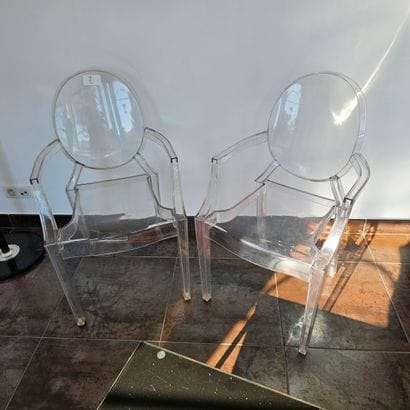 PHILIPPE STARCK modèle GHOST
Deux fauteuils...