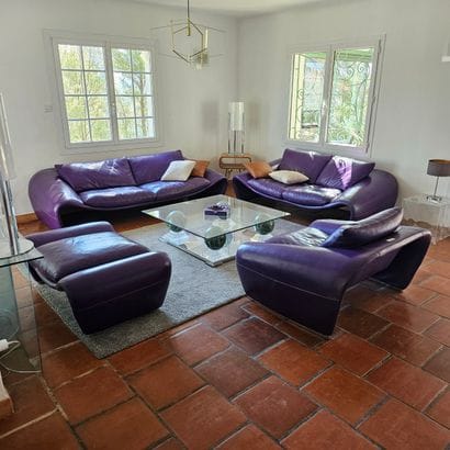 CHÂTEAU D'AX
MOBILIER DE SALON en cuir mauve...