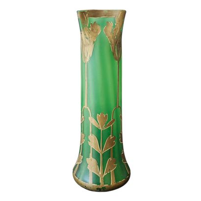 TRAVAIL français, début du XXème siècle
Vase...