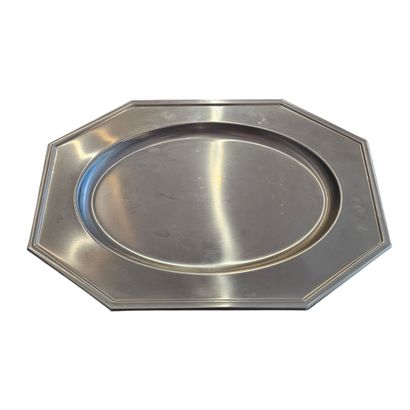 GUY DEGRENNE
Plat oblong en inox

On y joint...