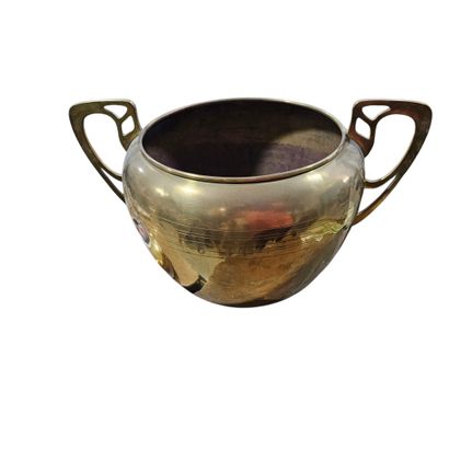Deux cache-pots en laiton
Diam : 24 cm et...
