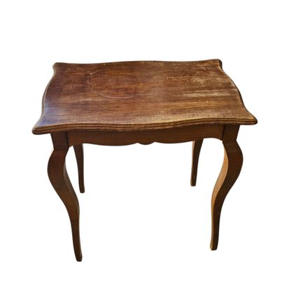 Chaise en acajou et placage d'acajou à dossier...
