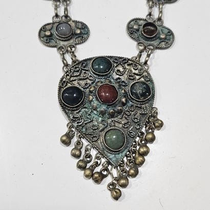 TRAVAIL AFRIQUE DU NORD XXème siècle
Collier...