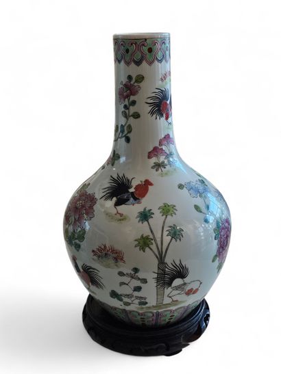 CHINE, République (1912-1949)
Grand vase...