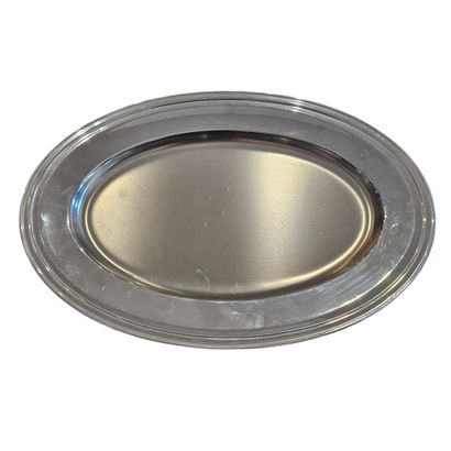 GUY DEGRENNE
Plat oblong en inox

On y joint...