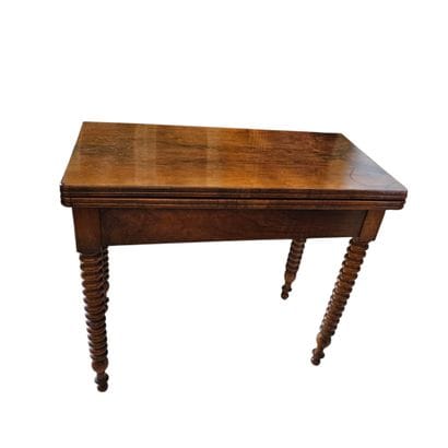 TABLE A JEU en acajou et placage d'acajou...