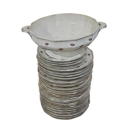 Partie de service de table en porcelaine...