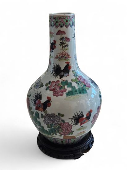 CHINE, République (1912-1949)
Grand vase...