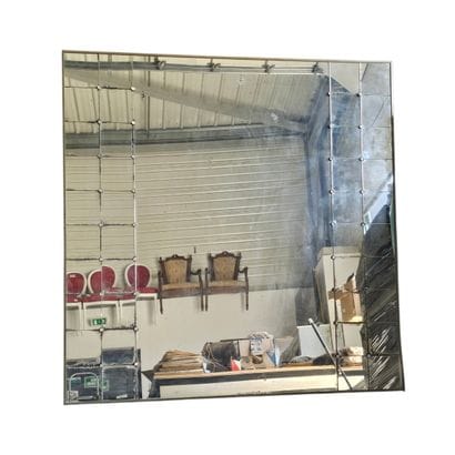 TRAVAIL Xxème siècle 
Grand miroir carré...