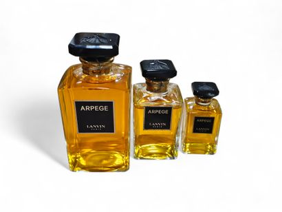REUNION de 60 flacons miniatures de parfums

On...