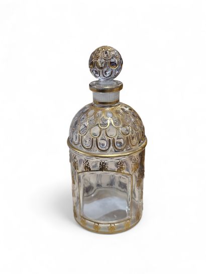 REUNION de 60 flacons miniatures de parfums

On...