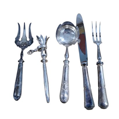 ENSEMBLE DE METAL ARGENTE comprenant :
Un...