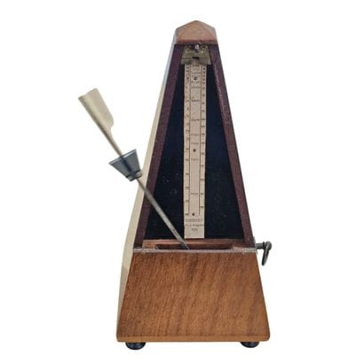 MAELZEL WITTNER 
Métronome à caisse pyramidale...