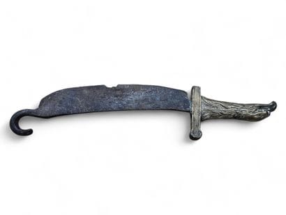 POIGNEE de glaive en bronze à décor d'un...