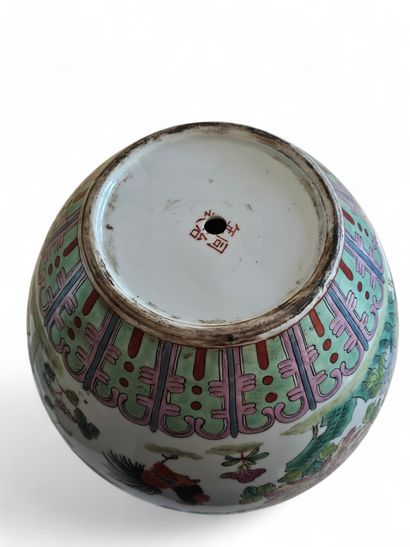 CHINE, République (1912-1949)
Grand vase...
