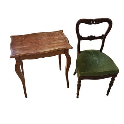 Chaise en acajou et placage d'acajou à dossier...