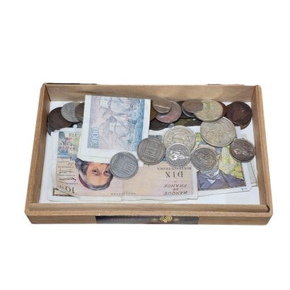 ENSEMBLE DE BILLETS ET PIECES démonétisés...