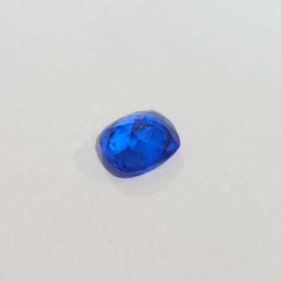 SPINEL Blue , cushion, 6,43 carats Dim :...