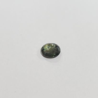 SAPHIR green , ovale , Australie , 2,32 carats...