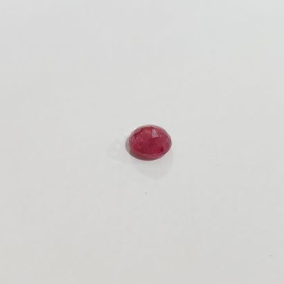 RUBIS red , ovale , Africa , 1,60 Carats,...