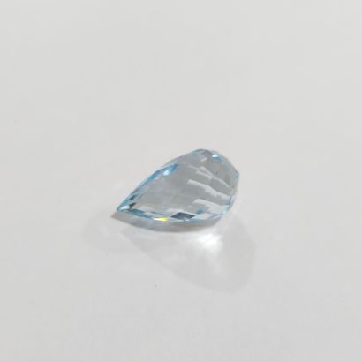 TOPAZE sky blue VVS , Briolette , Brésil...